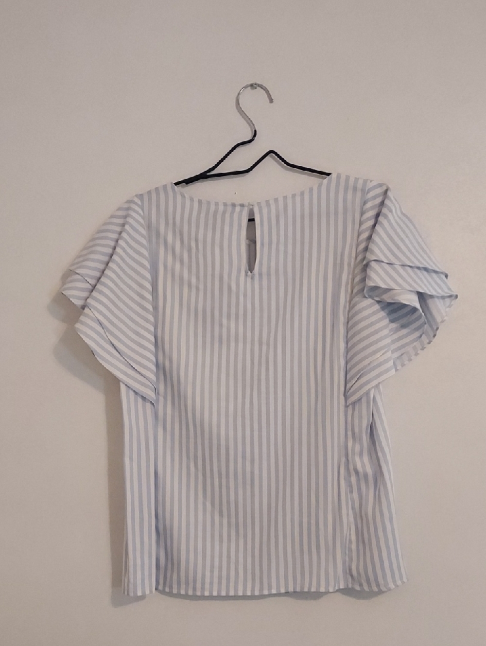 Banana Republic Ruffle Shoulder Top - Picture 6 of 9